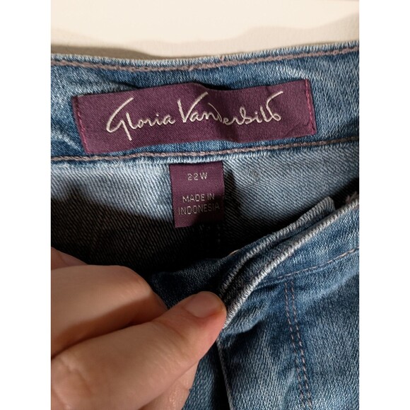 Gloria Vanderbilt Amanda Tapered Light Wash Classic Rise Womens Jeans Size 22W - Picture 3 of 7